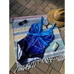 NWOT, Brand Unknown, One Piece Swim Suit, Blue with Cross Over Detail, Sz L